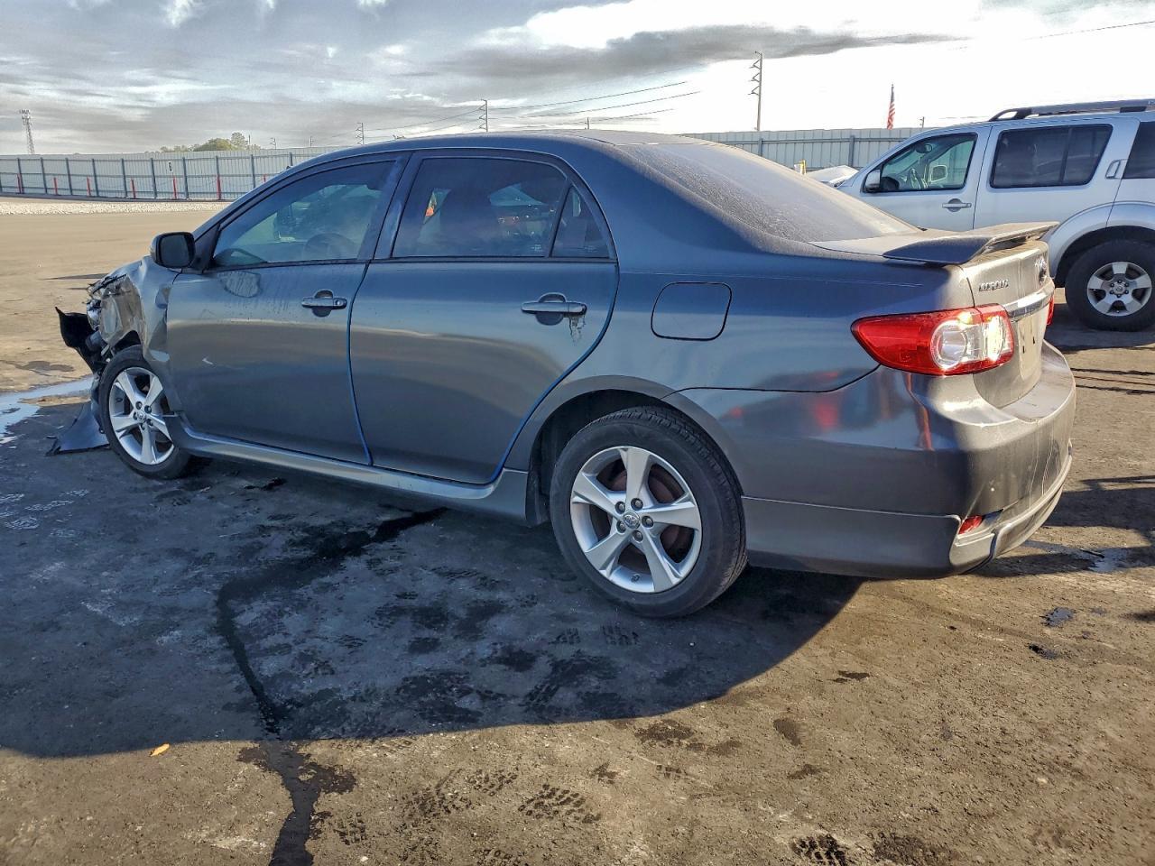 2013 Toyota Corolla Base - Фото 2