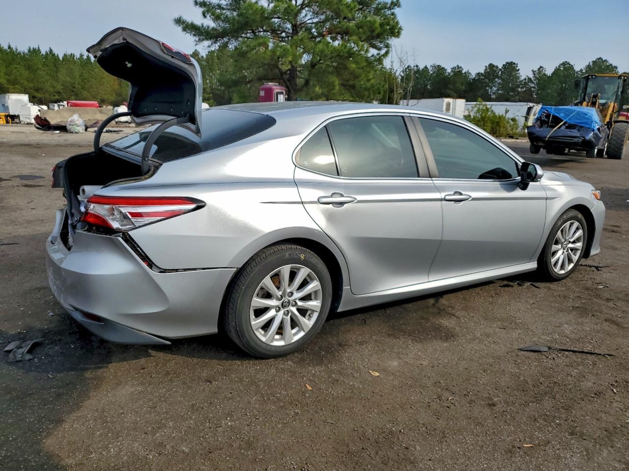 2018 Toyota Camry L - Image 3