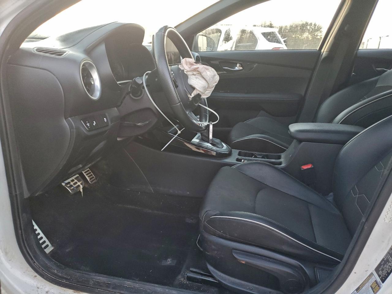 2024 Kia Forte Gt Line - Image 7