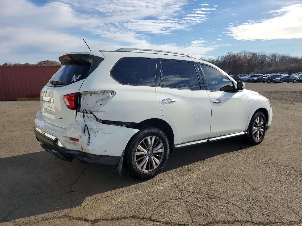 2018 Nissan Pathfinder S - Фото 3