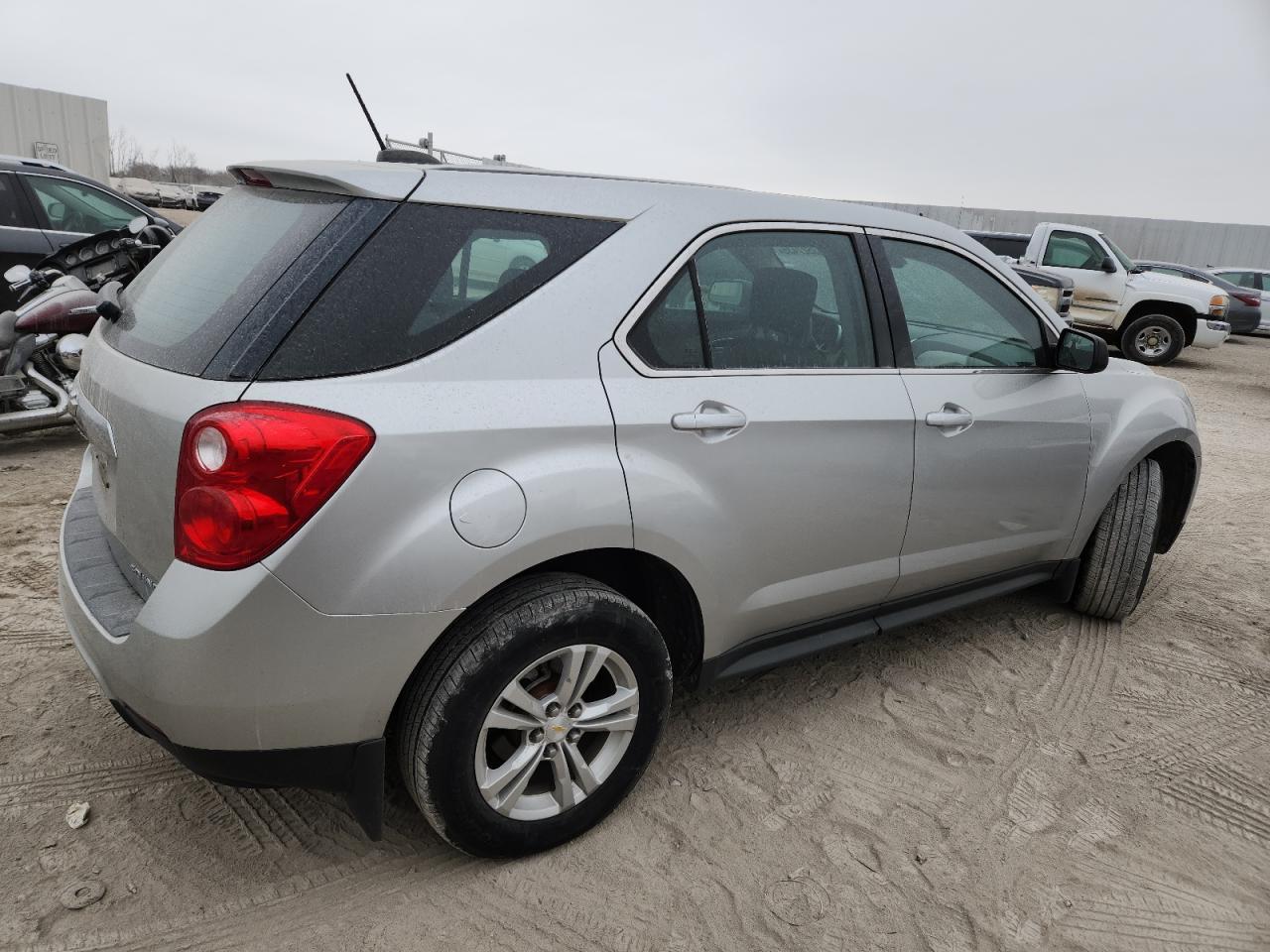2015 Chevrolet Equinox Ls - Image 3
