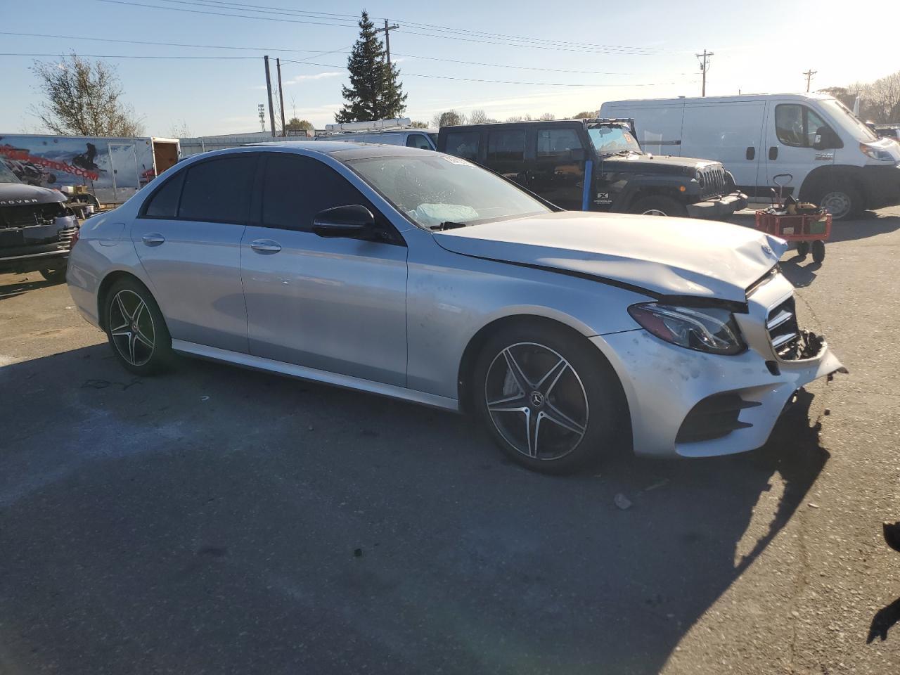 2020 Mercedes-Benz E 350 - Фото 4