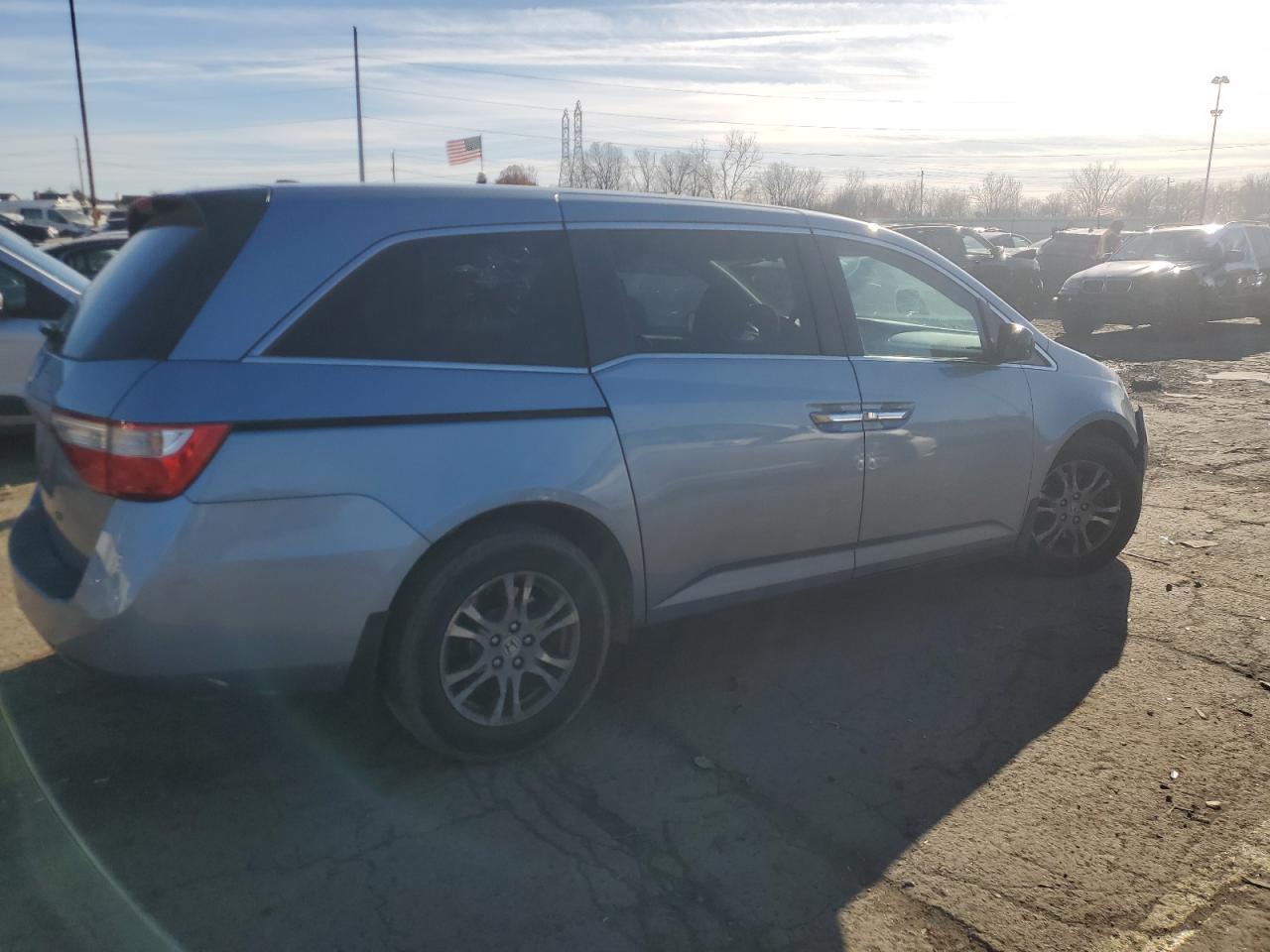 2013 Honda Odyssey Exl - Image 3