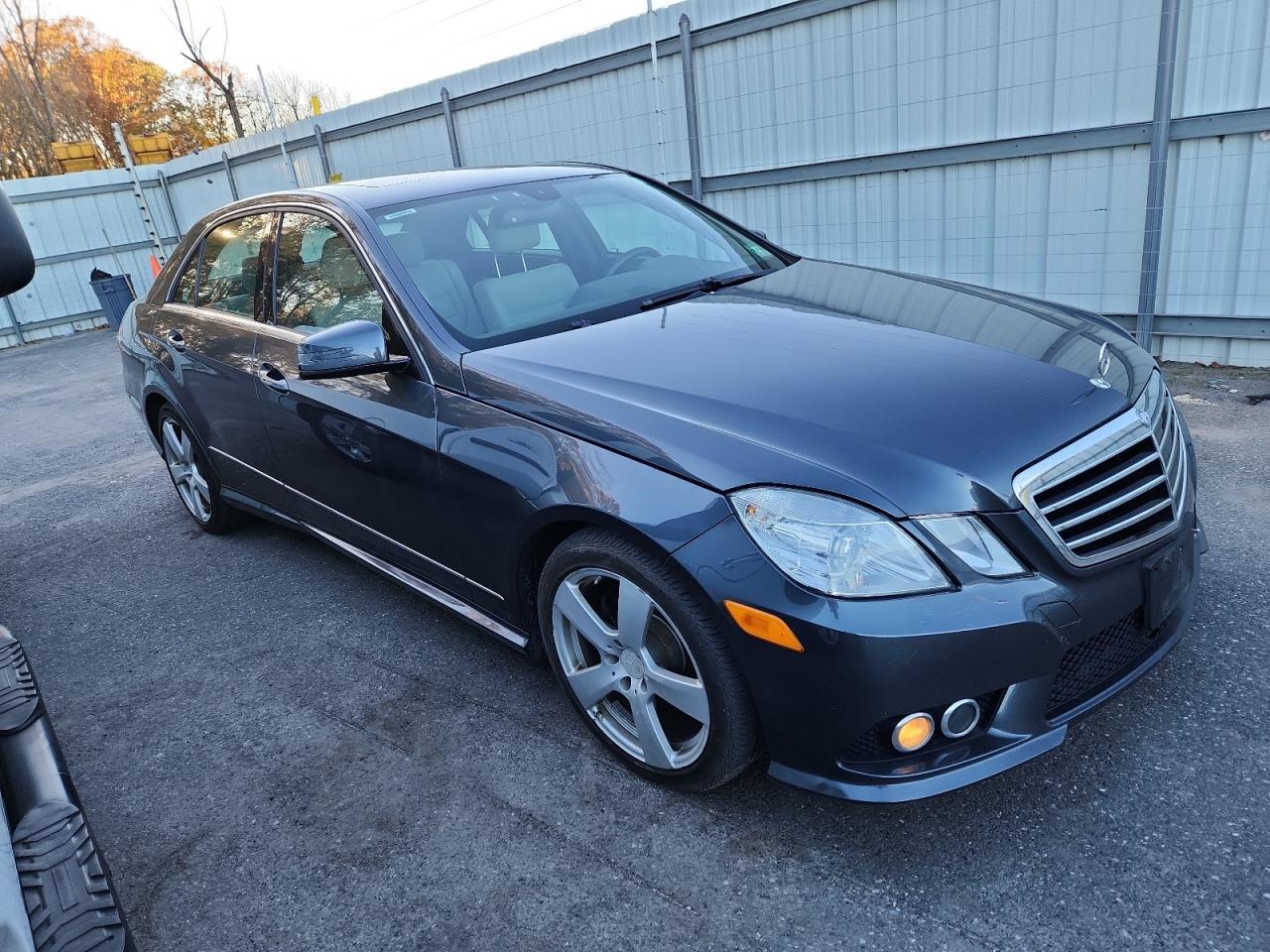 2010 Mercedes-Benz E 350 4Matic - Фото 4