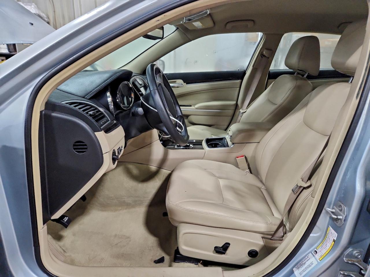 2013 Chrysler 300 - Image 7