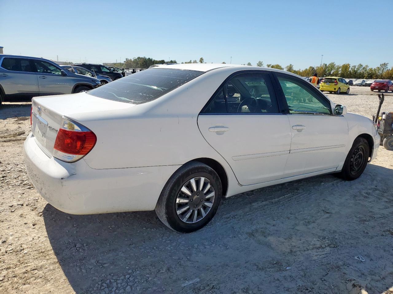 2005 Toyota Camry Le - Image 3