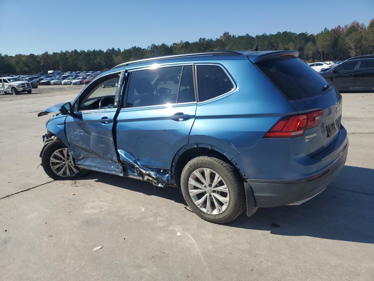 2019 Volkswagen Tiguan Se - Image 2