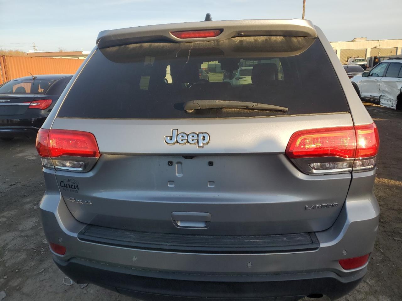 2017 Jeep Grand Cherokee Laredo - Image 6