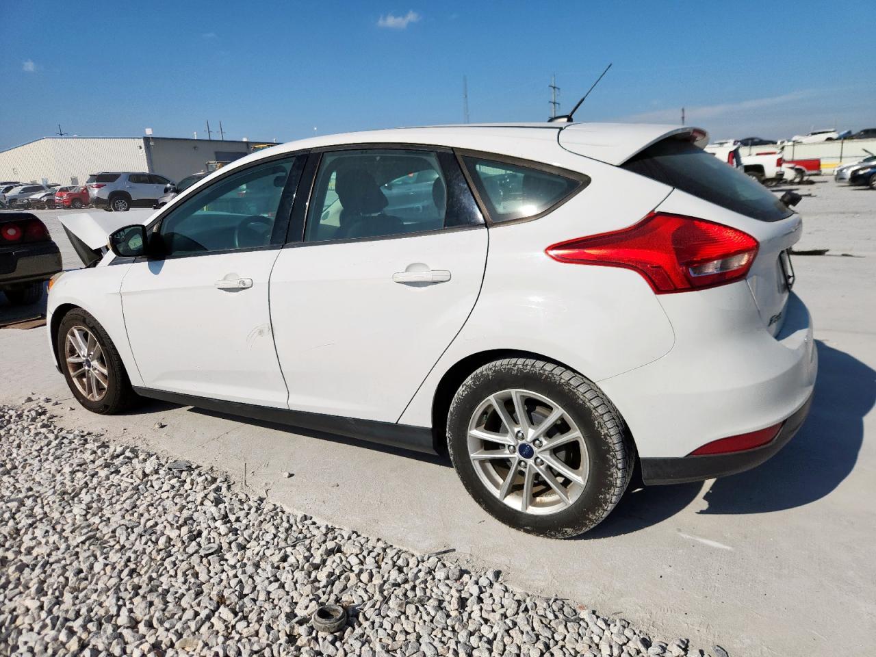2016 Ford Focus Se - Image 2
