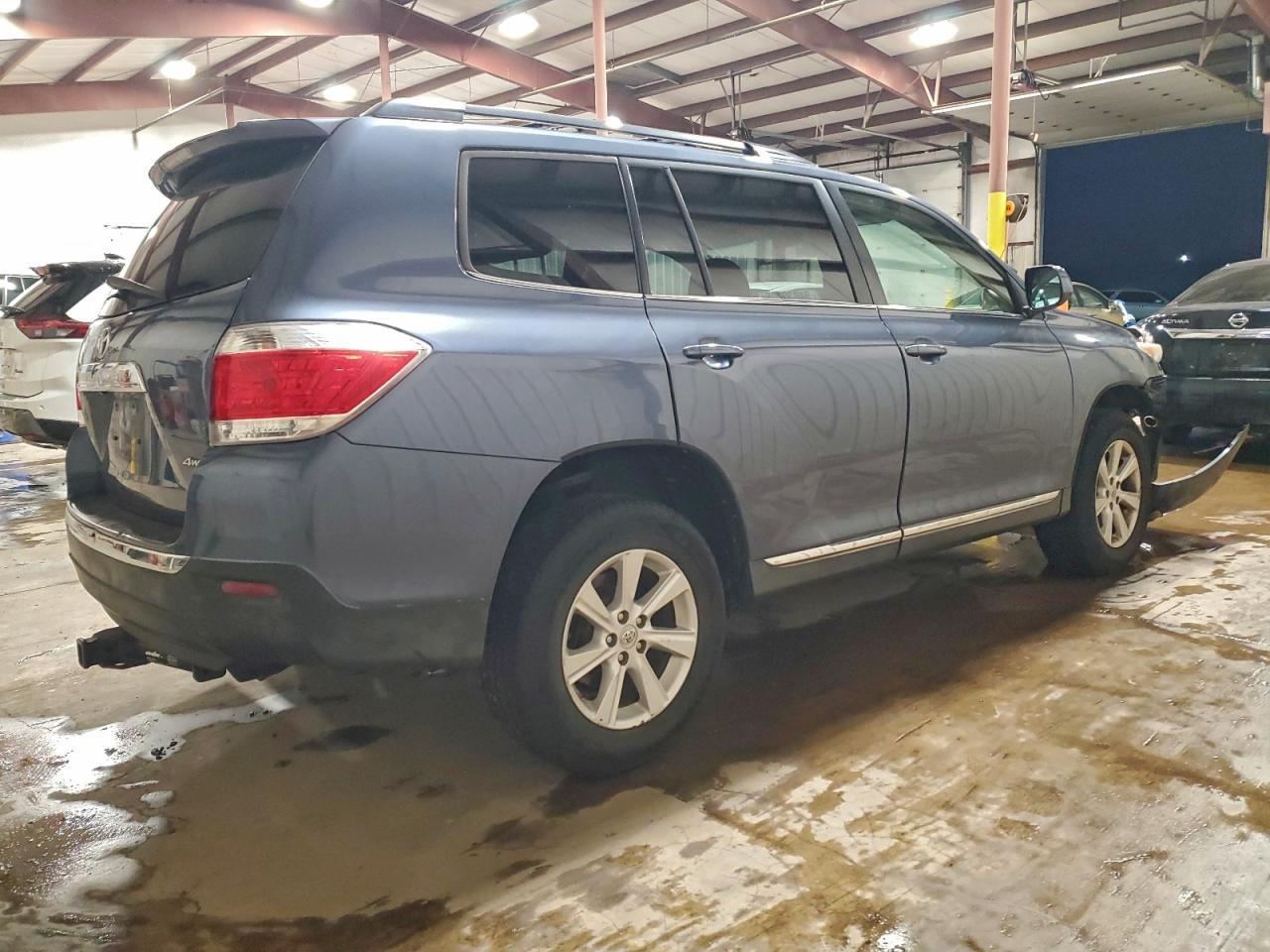 2012 Toyota Highlander Base - Image 3