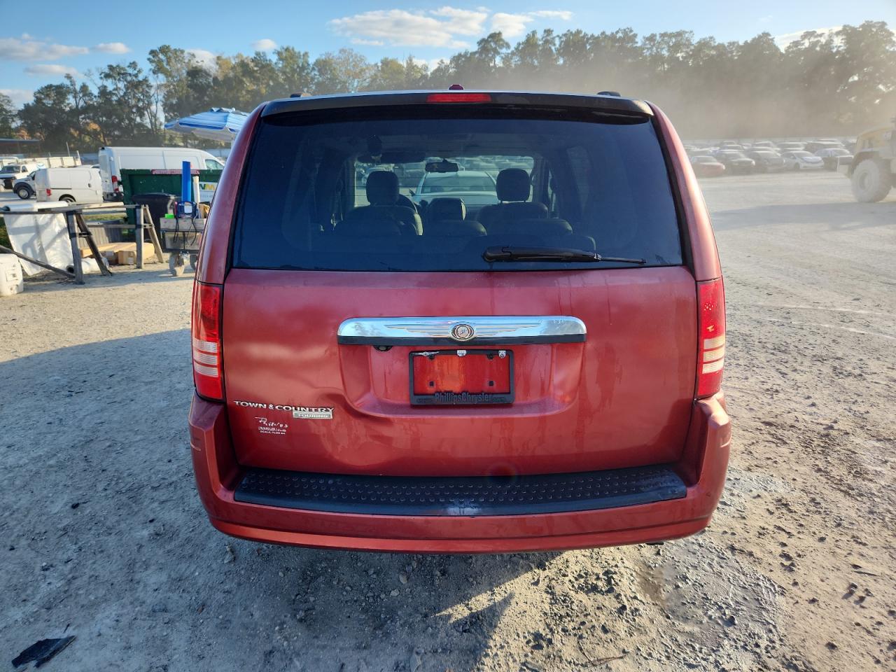 2008 Chrysler Town & Country Touring - Image 6