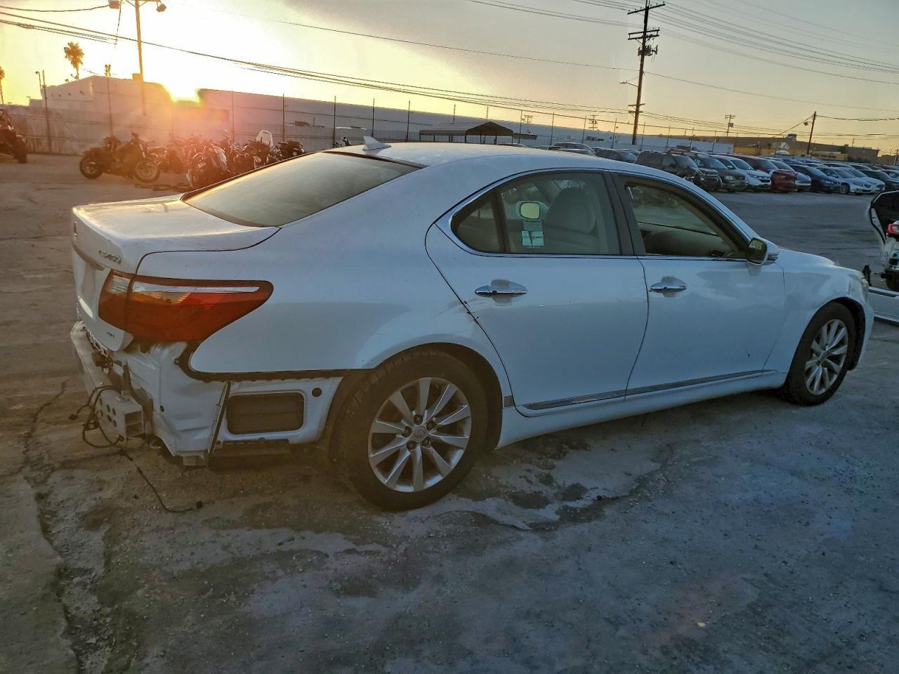 2012 Lexus Ls 460 - Image 3