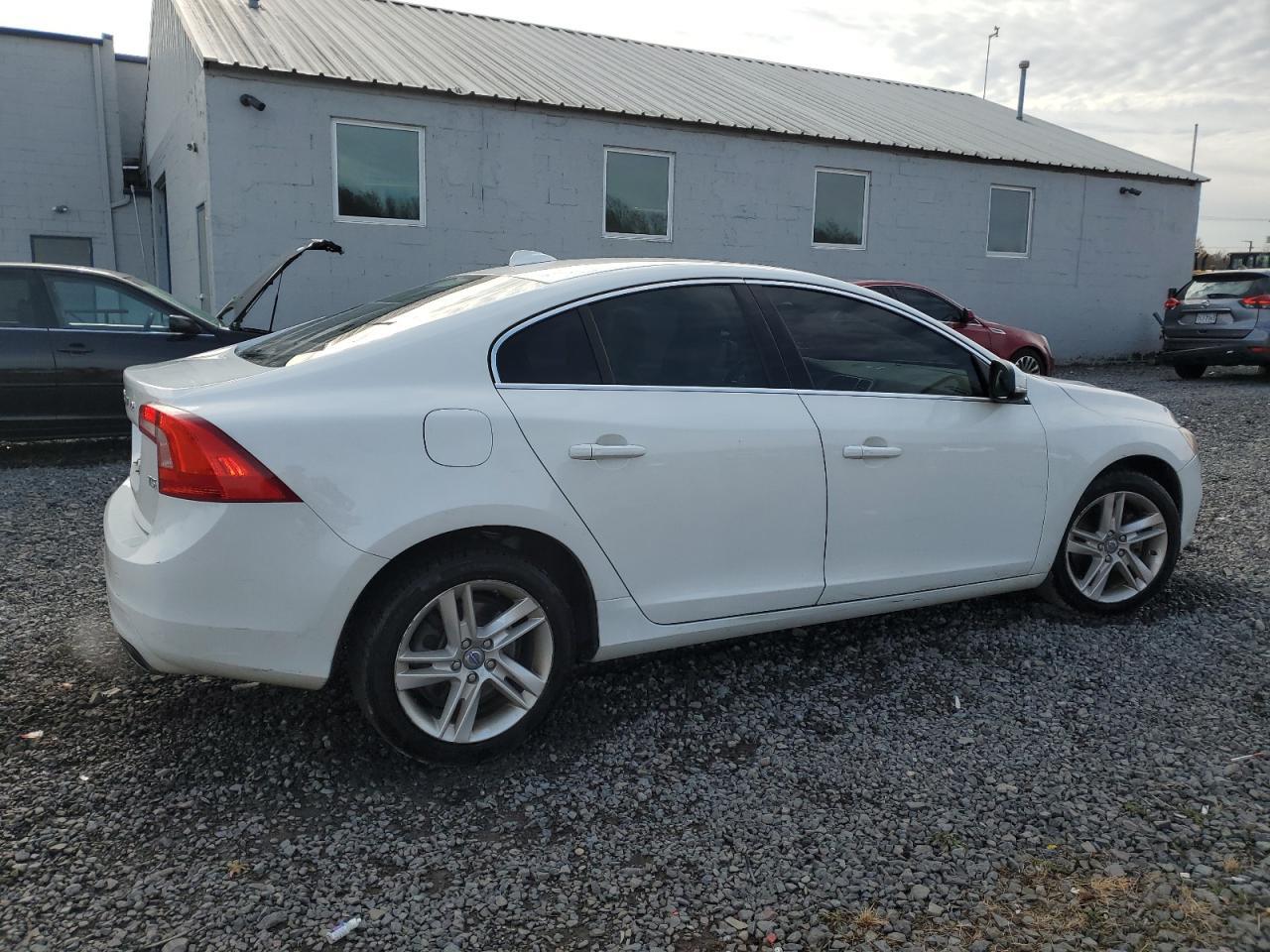 2015 Volvo S60 Premier - Image 3