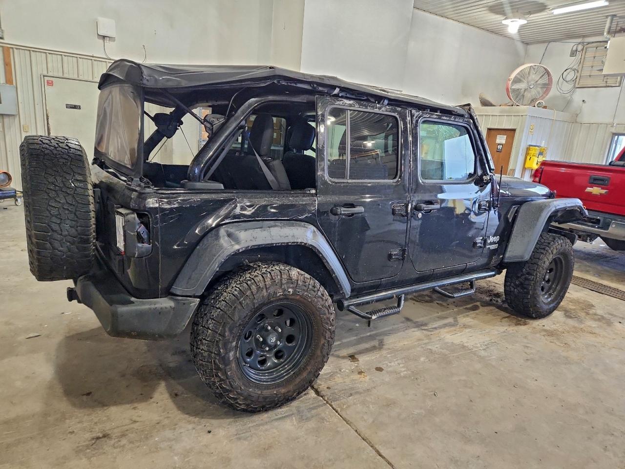 2018 Jeep Wrangler Unlimited Sport - Фото 3