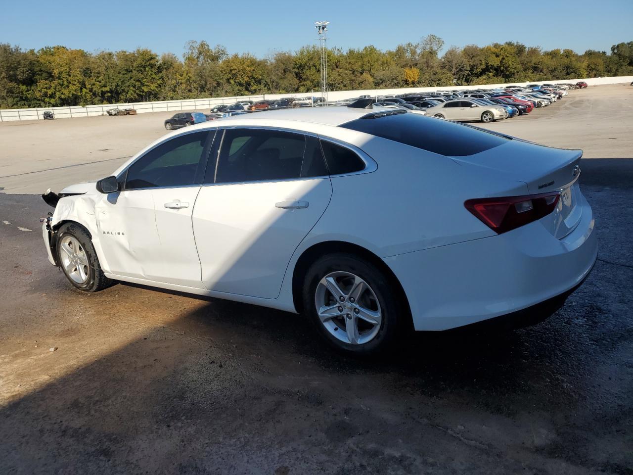 2019 Chevrolet Malibu Ls - Image 2