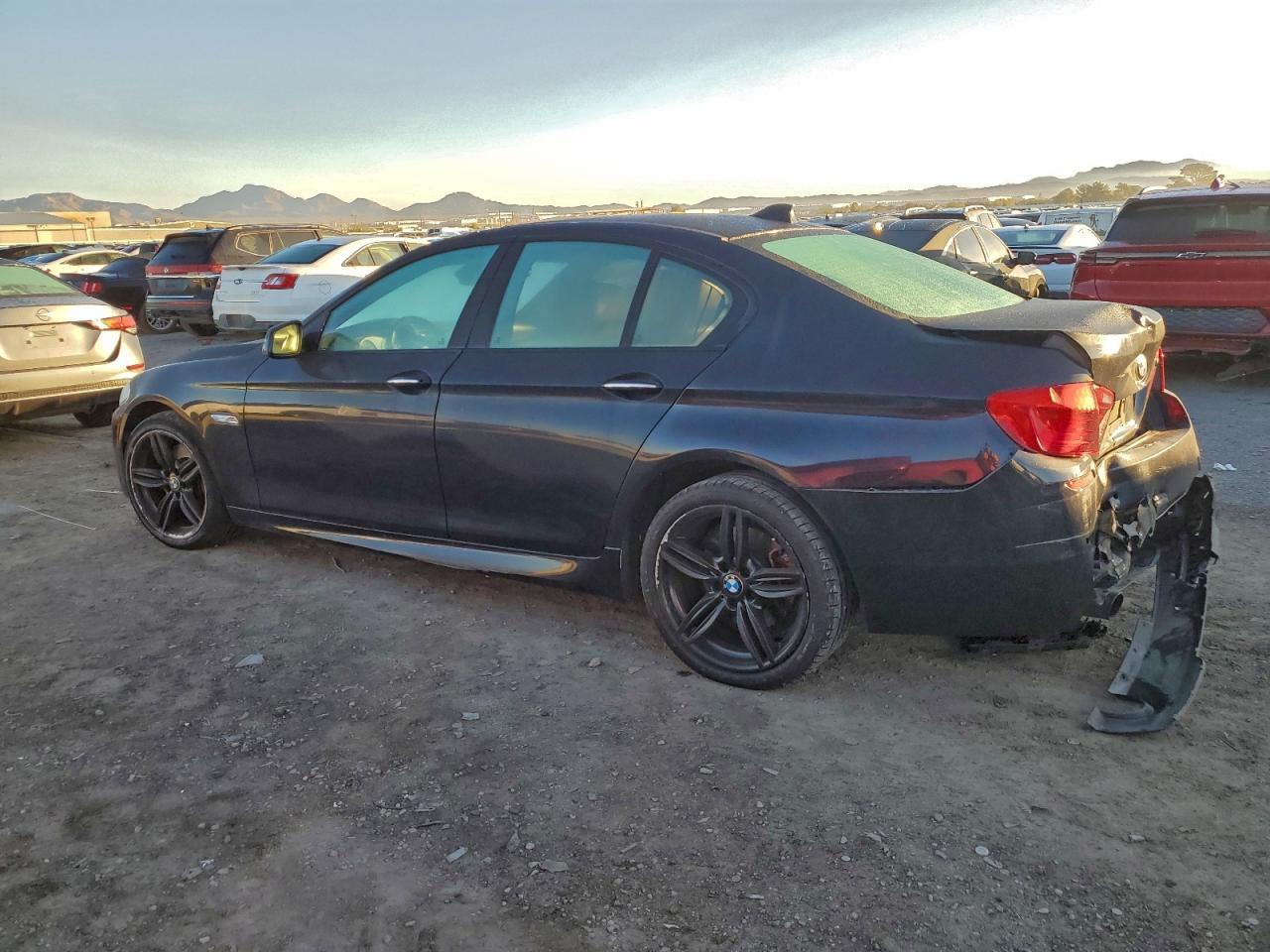 2011 BMW 535 I - Фото 2