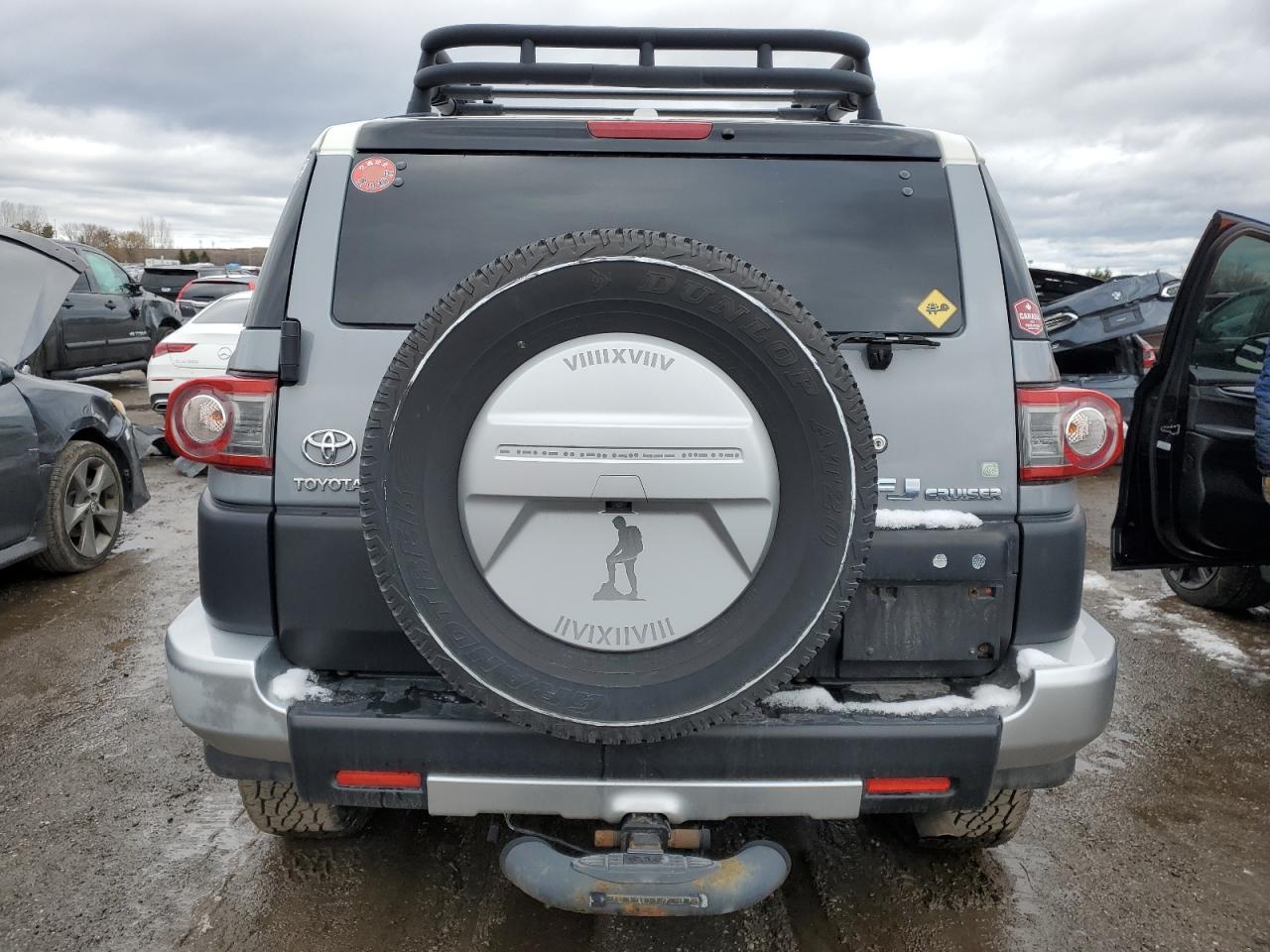 2014 Toyota Fj Cruiser - Image 6