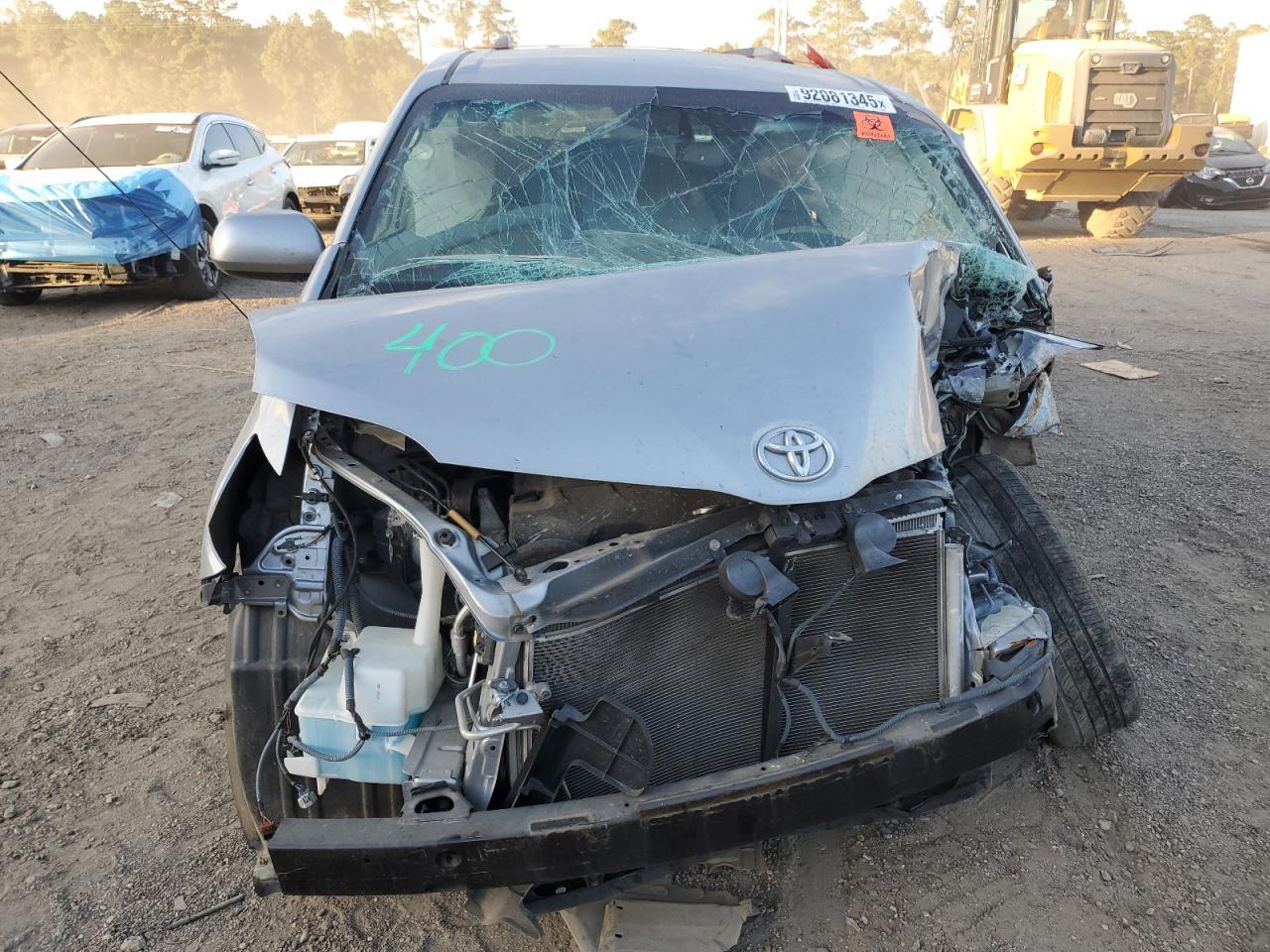 2014 Toyota Sienna Le - Image 5