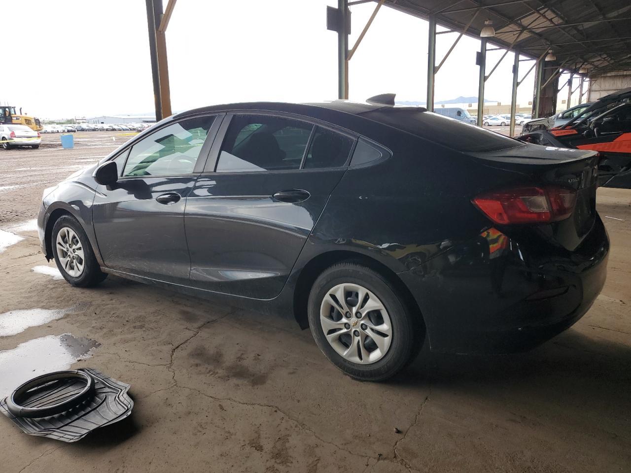 2019 Chevrolet Cruze Ls - Image 2