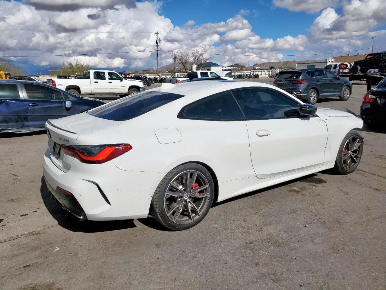 2023 BMW Motorrad M440I - Фото 3