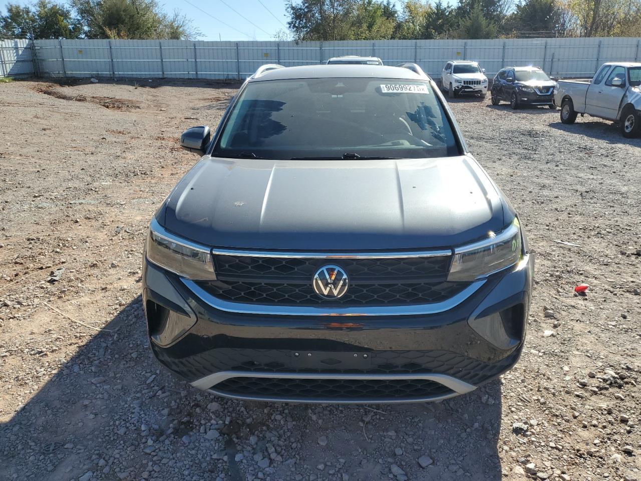 2024 Volkswagen Taos Se - Image 5