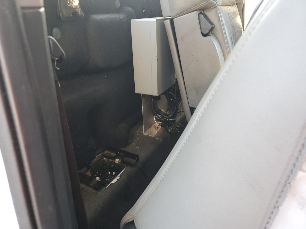 2020 Ford F550 Super Duty Bucket Truck - Image 6