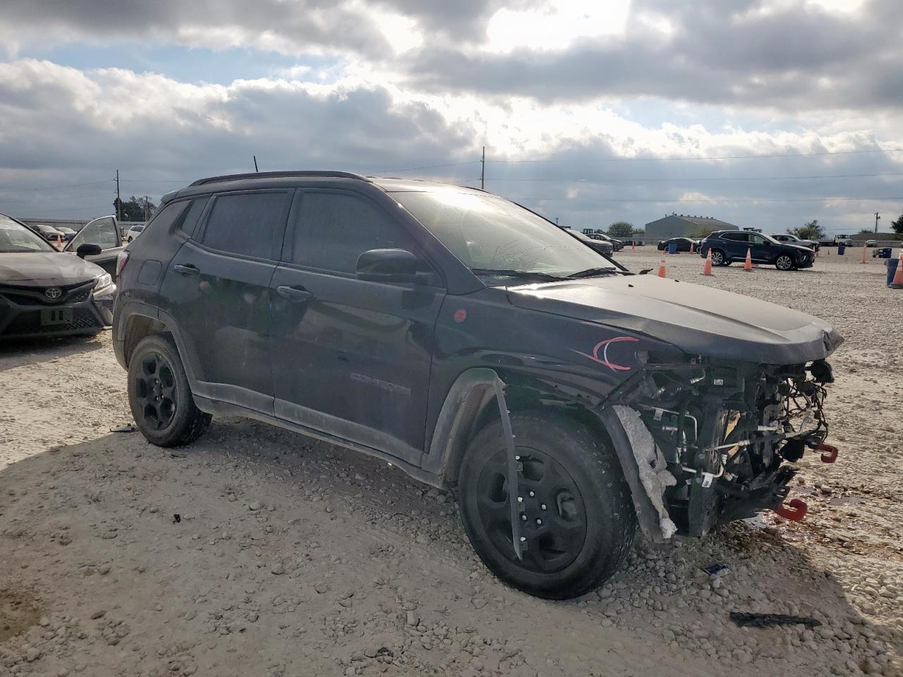 2024 Jeep Compass Trailhawk - Image 4