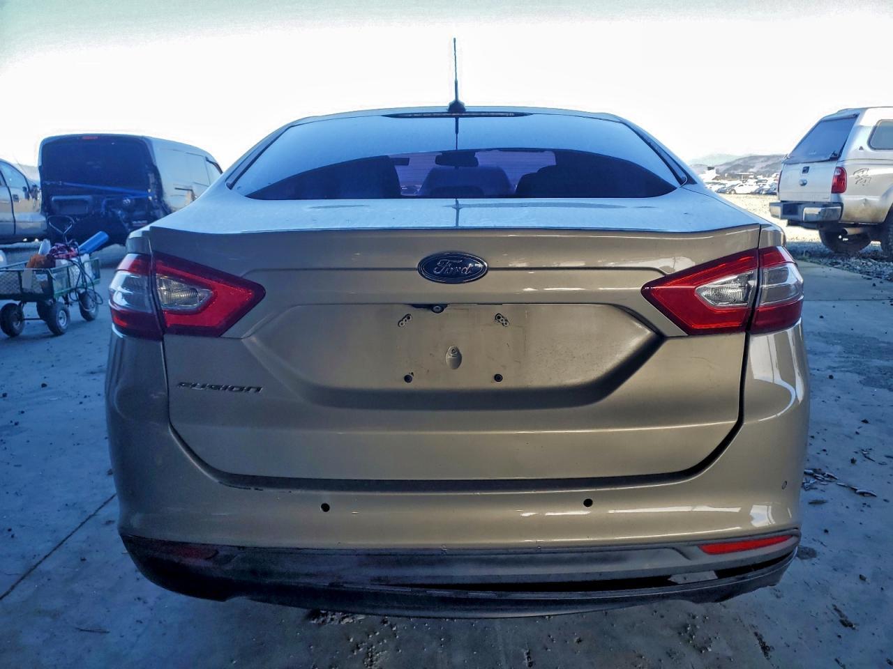2015 Ford Fusion S - Фото 6