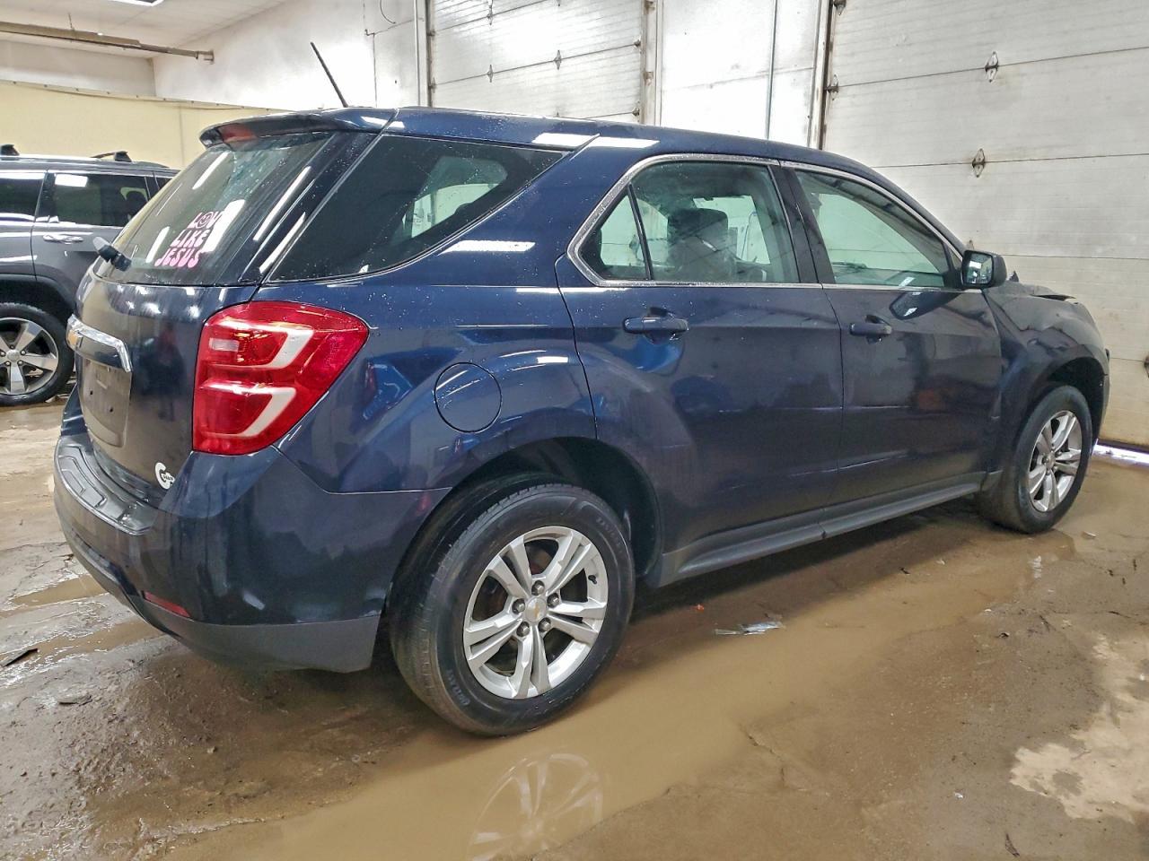 2017 Chevrolet Equinox Ls - Фото 3