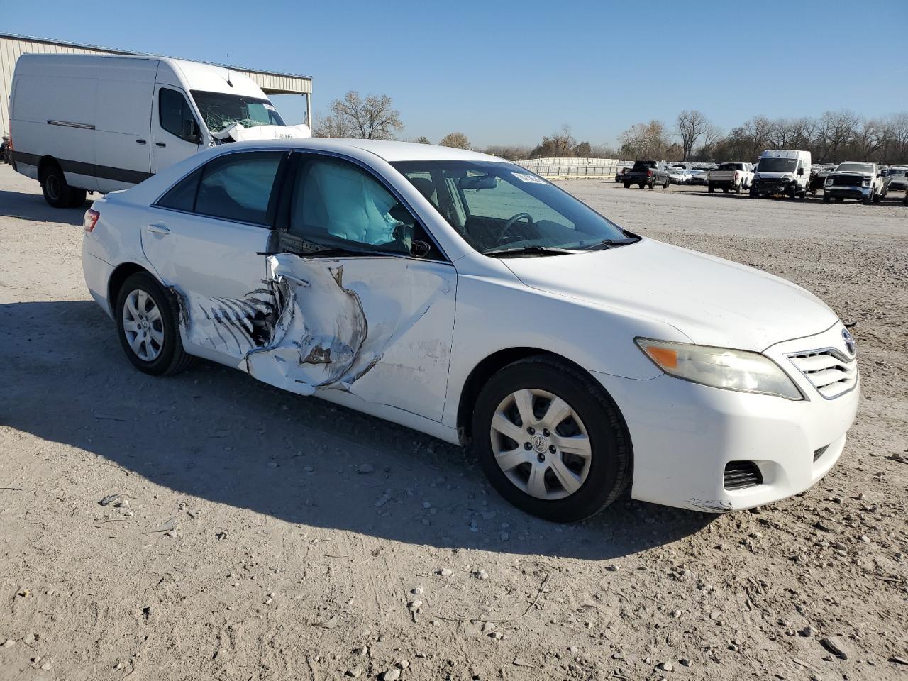 2011 Toyota Camry Le - Фото 4