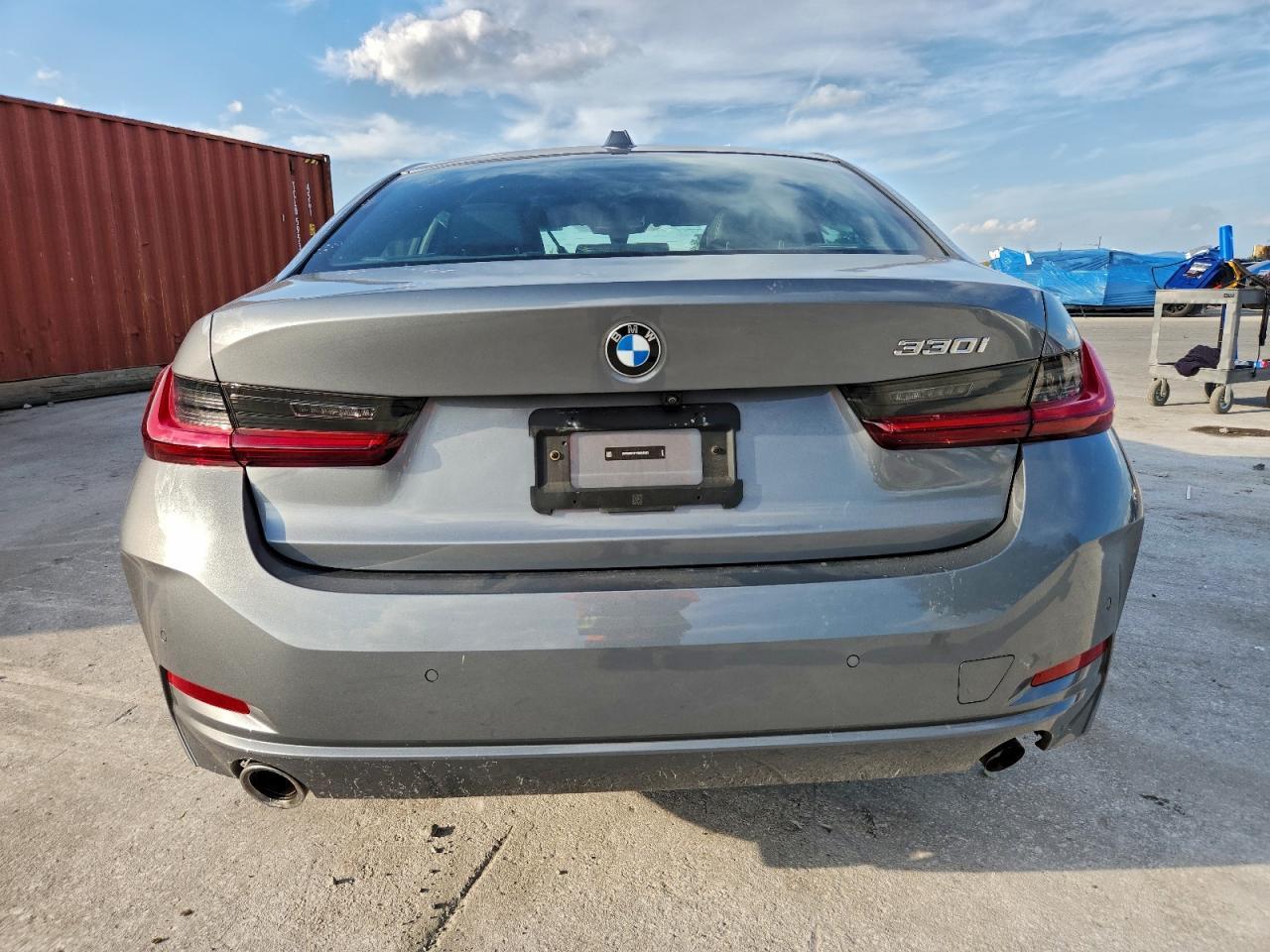 2023 BMW 330I - Фото 6