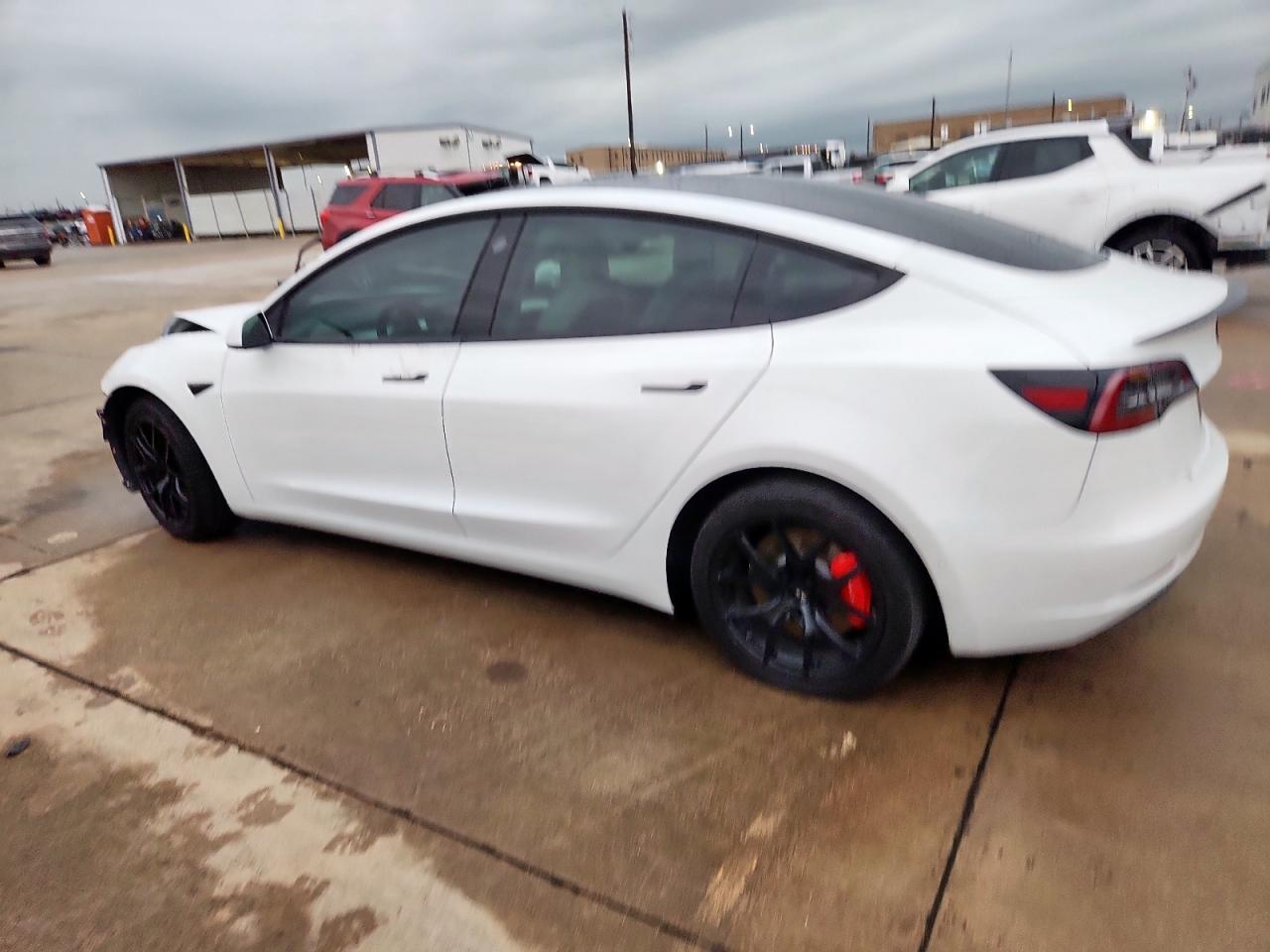 2022 Tesla Model 3 - Фото 2