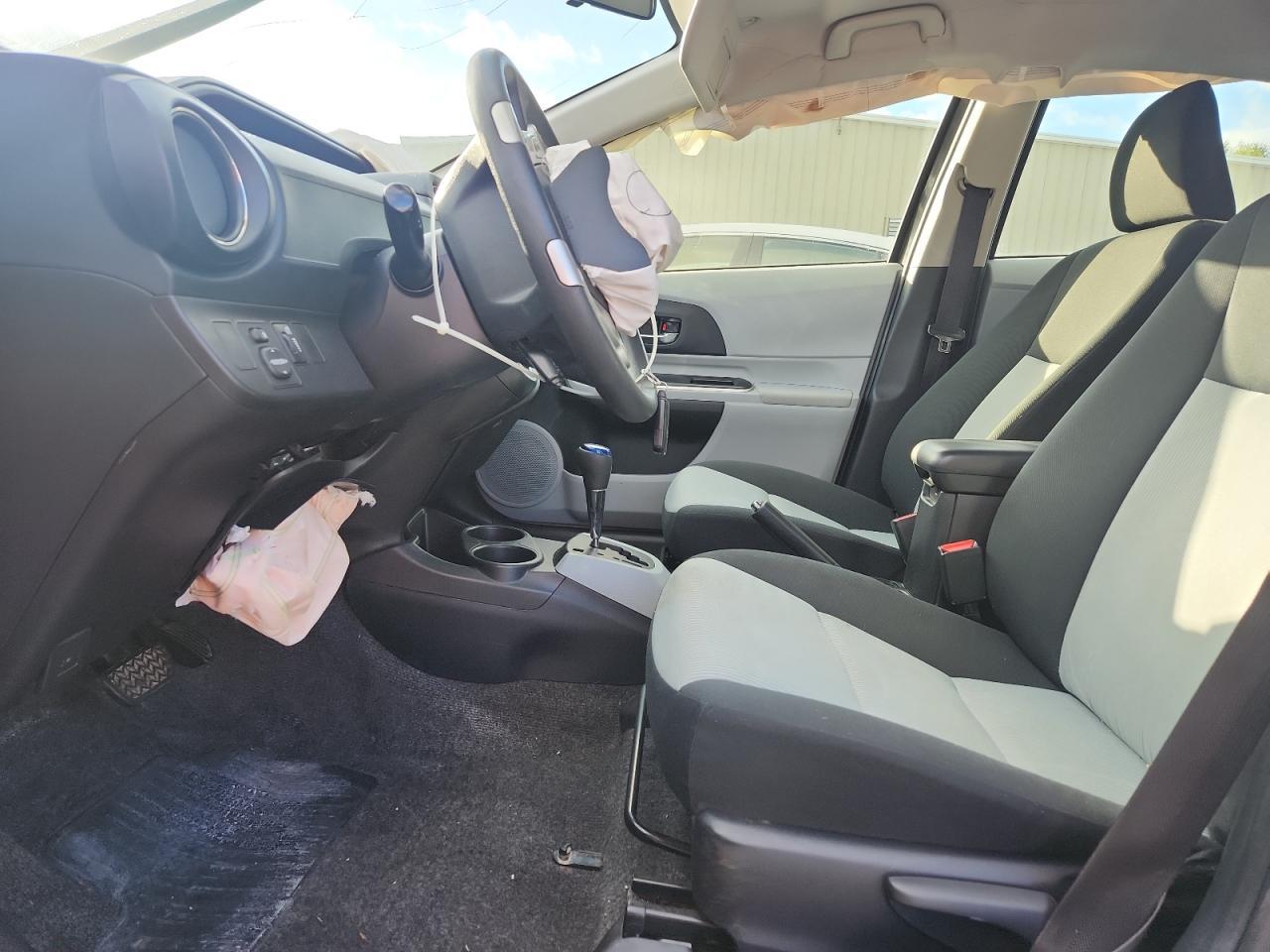 2014 Toyota Prius C - Фото 7