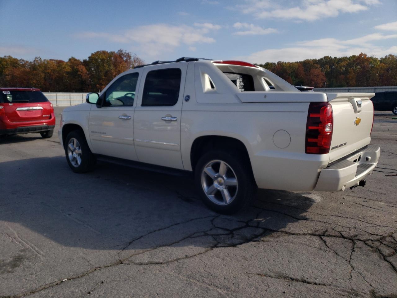 2013 Chevrolet Avalanche Ltz - Фото 2