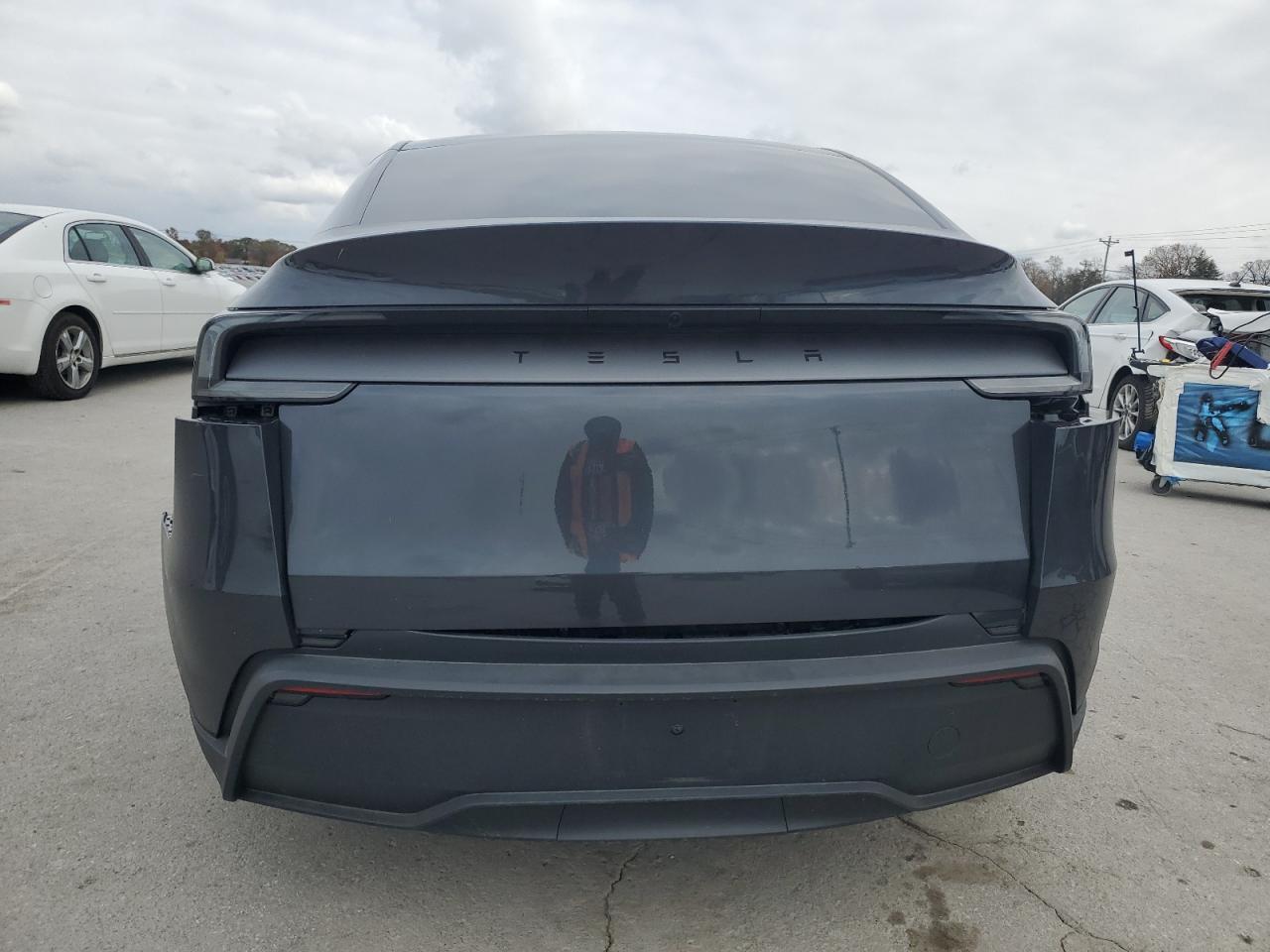 2026 Tesla Model Y - Фото 6
