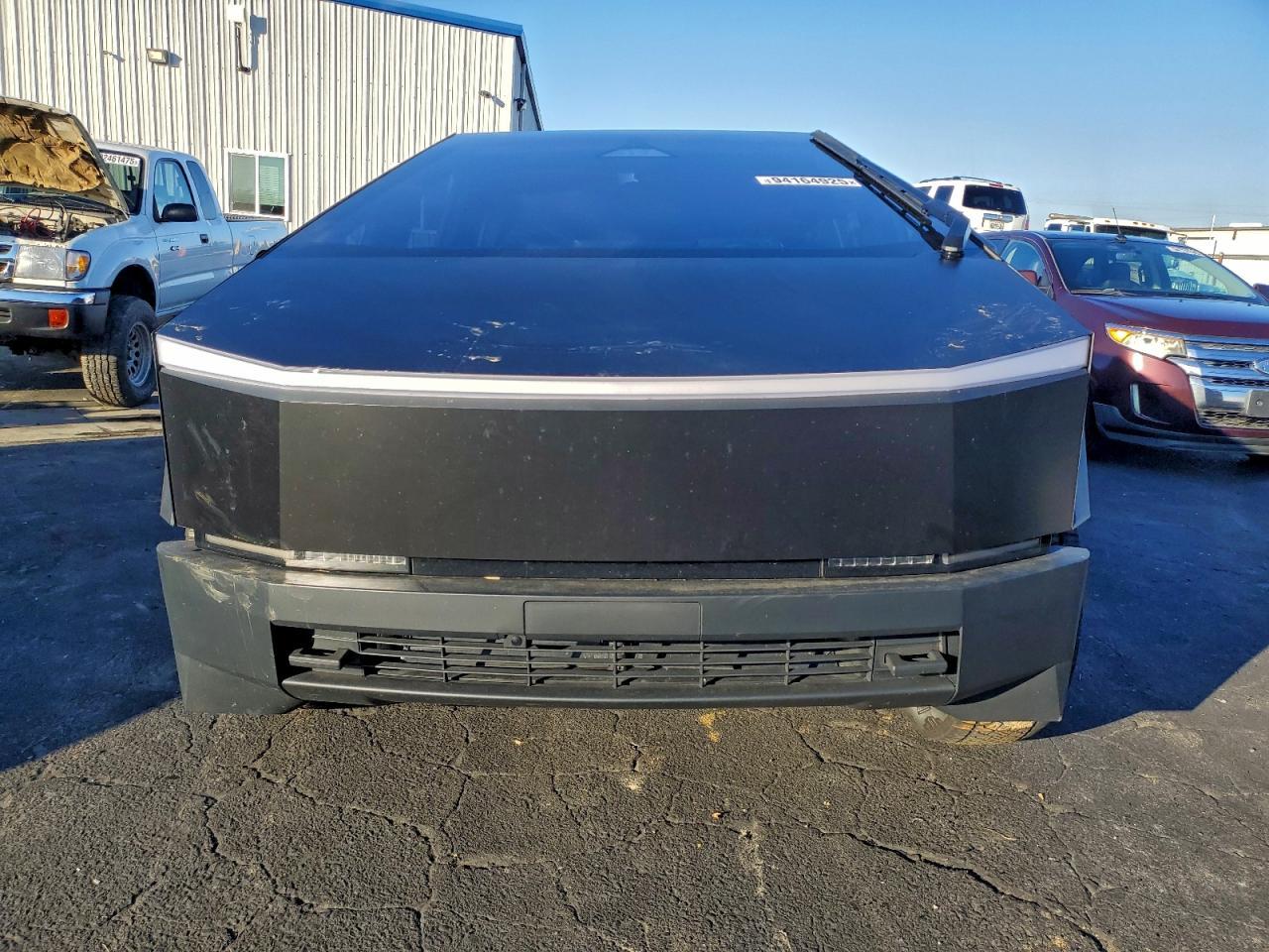 2025 Tesla Cybertruck - Image 5