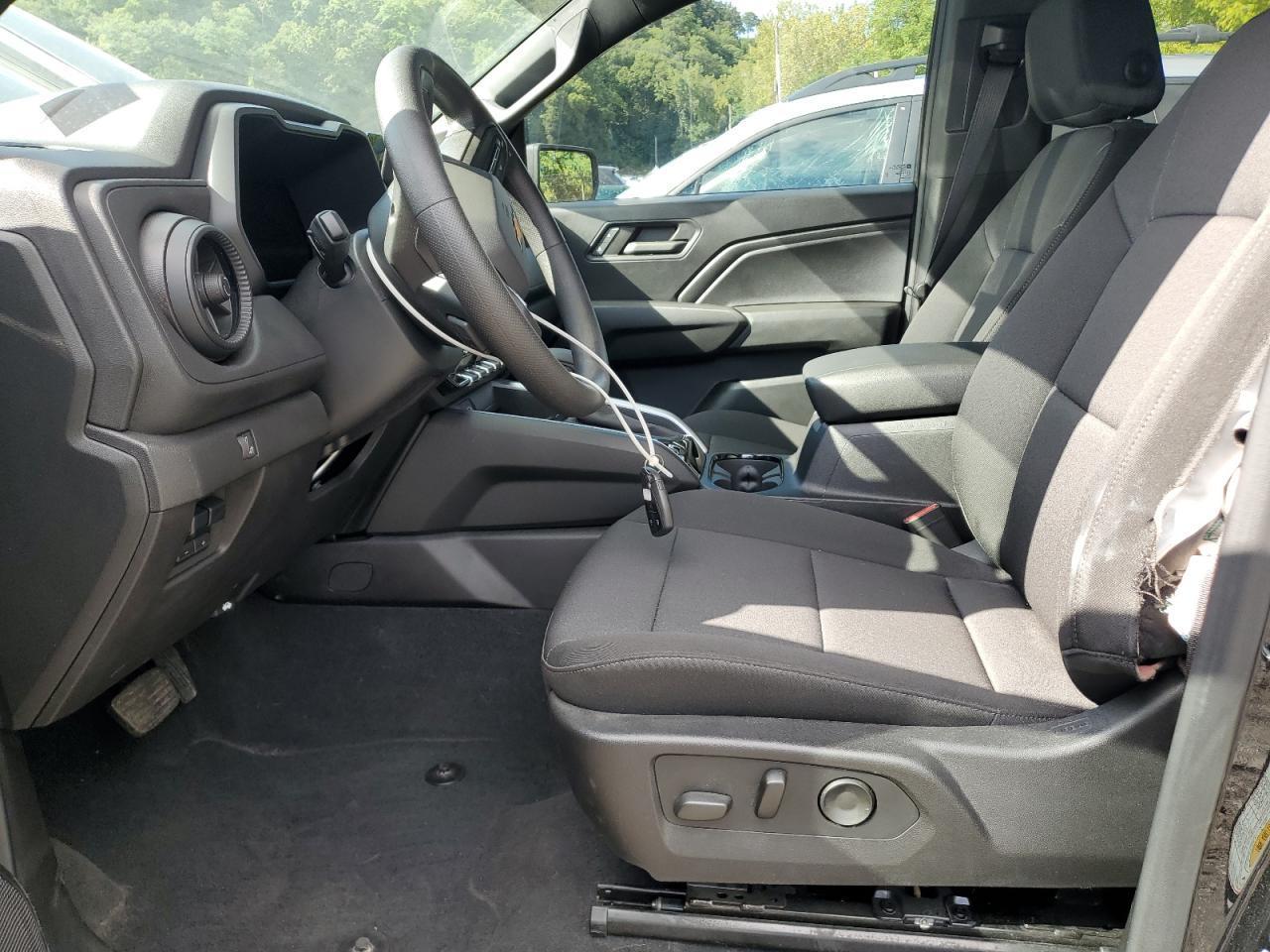 2024 Chevrolet Colorado - Image 7