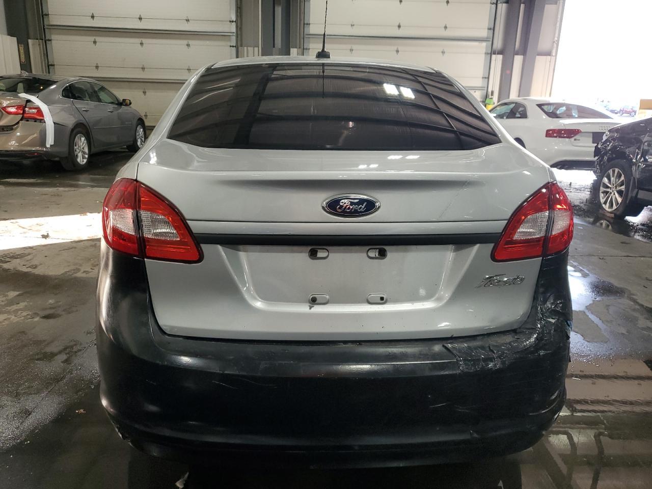 2011 Ford Fiesta S - Image 6