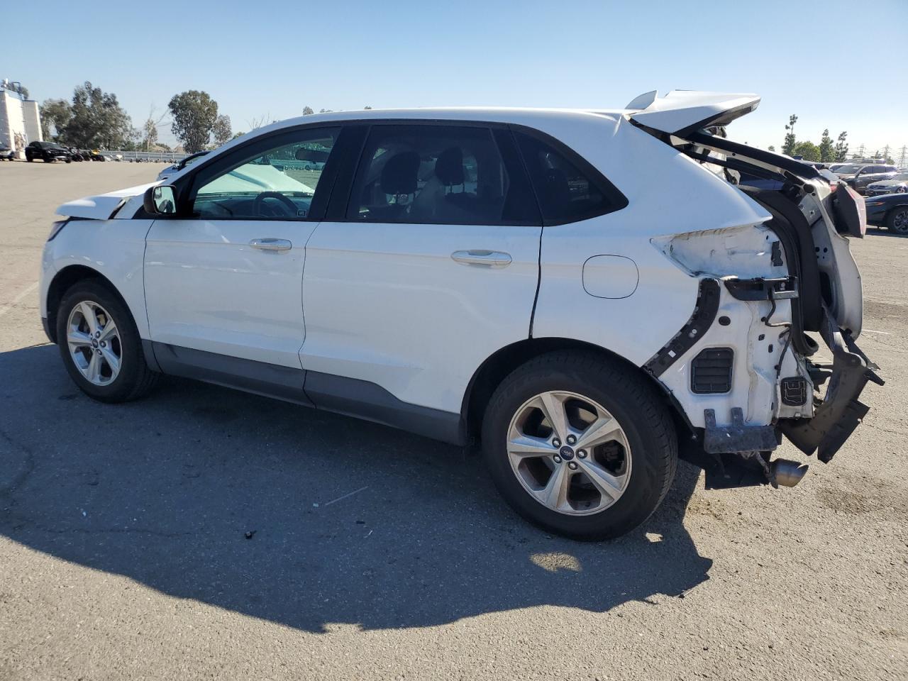 2016 Ford Edge Se - Image 2