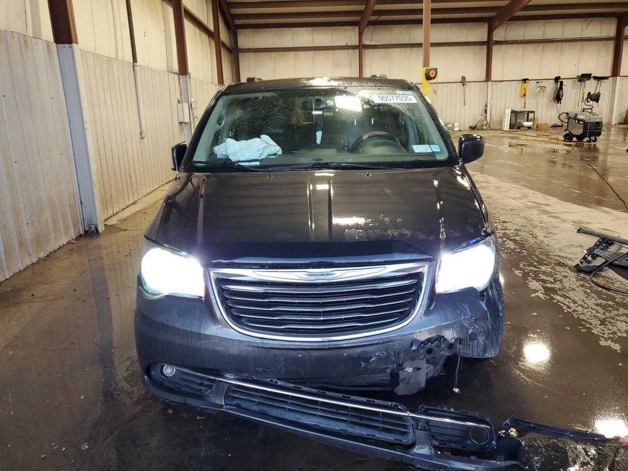 2012 Chrysler Town & Country Touring - Image 5