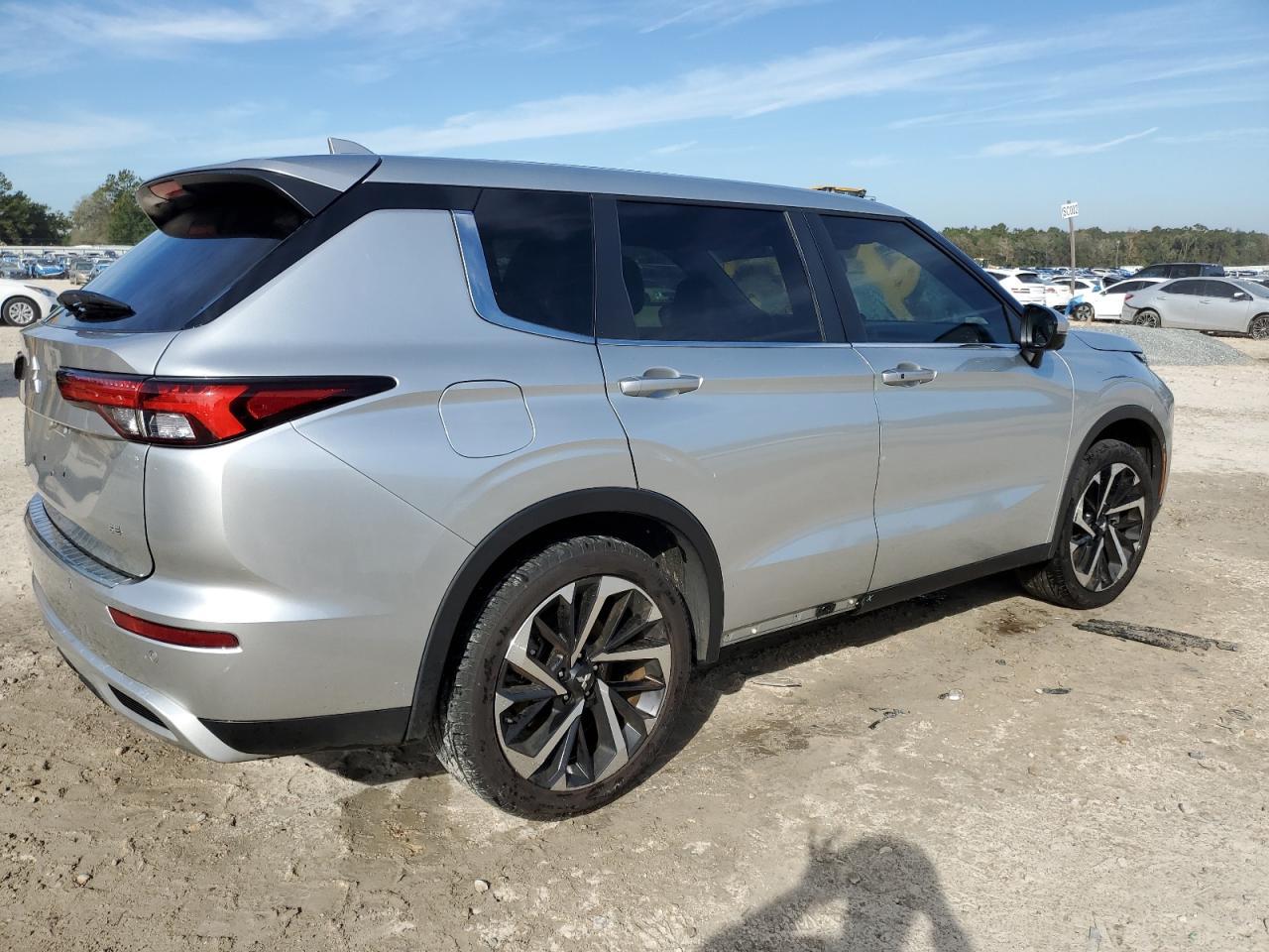 2022 Mitsubishi Outlander Se - Фото 3