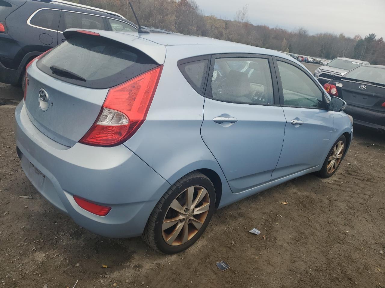 2013 Hyundai Accent Gls - Фото 3