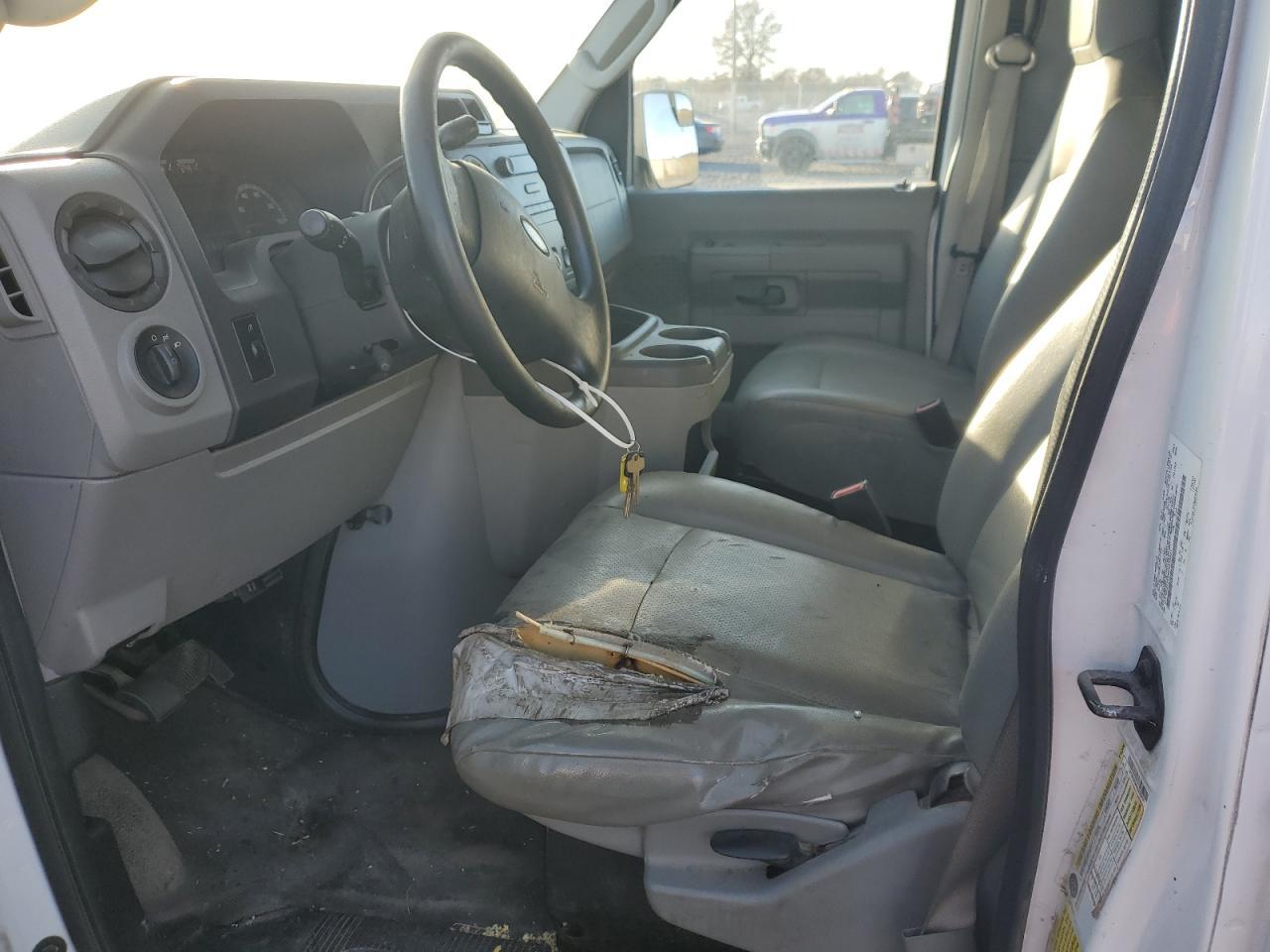 2012 Ford E250 Delivery Van - Фото 7