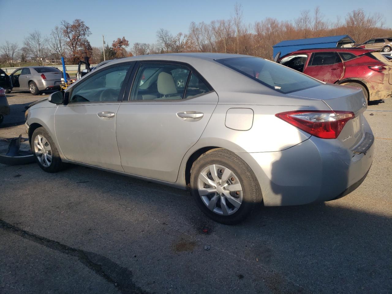 2015 Toyota Corolla L - Фото 2
