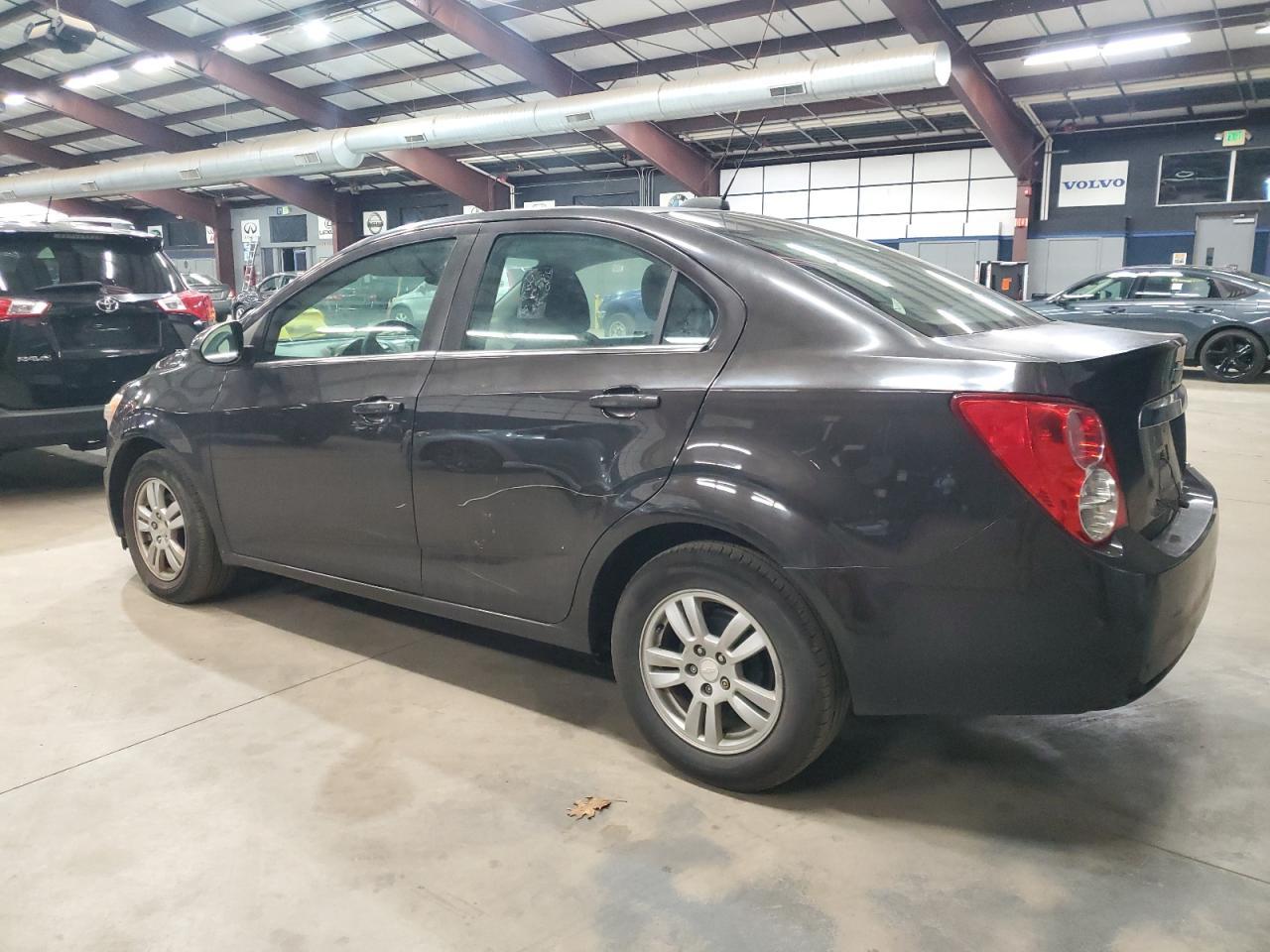 2015 Chevrolet Sonic Lt - Image 2