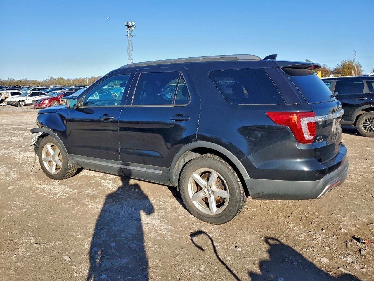 2017 Ford Explorer Xlt - Фото 2