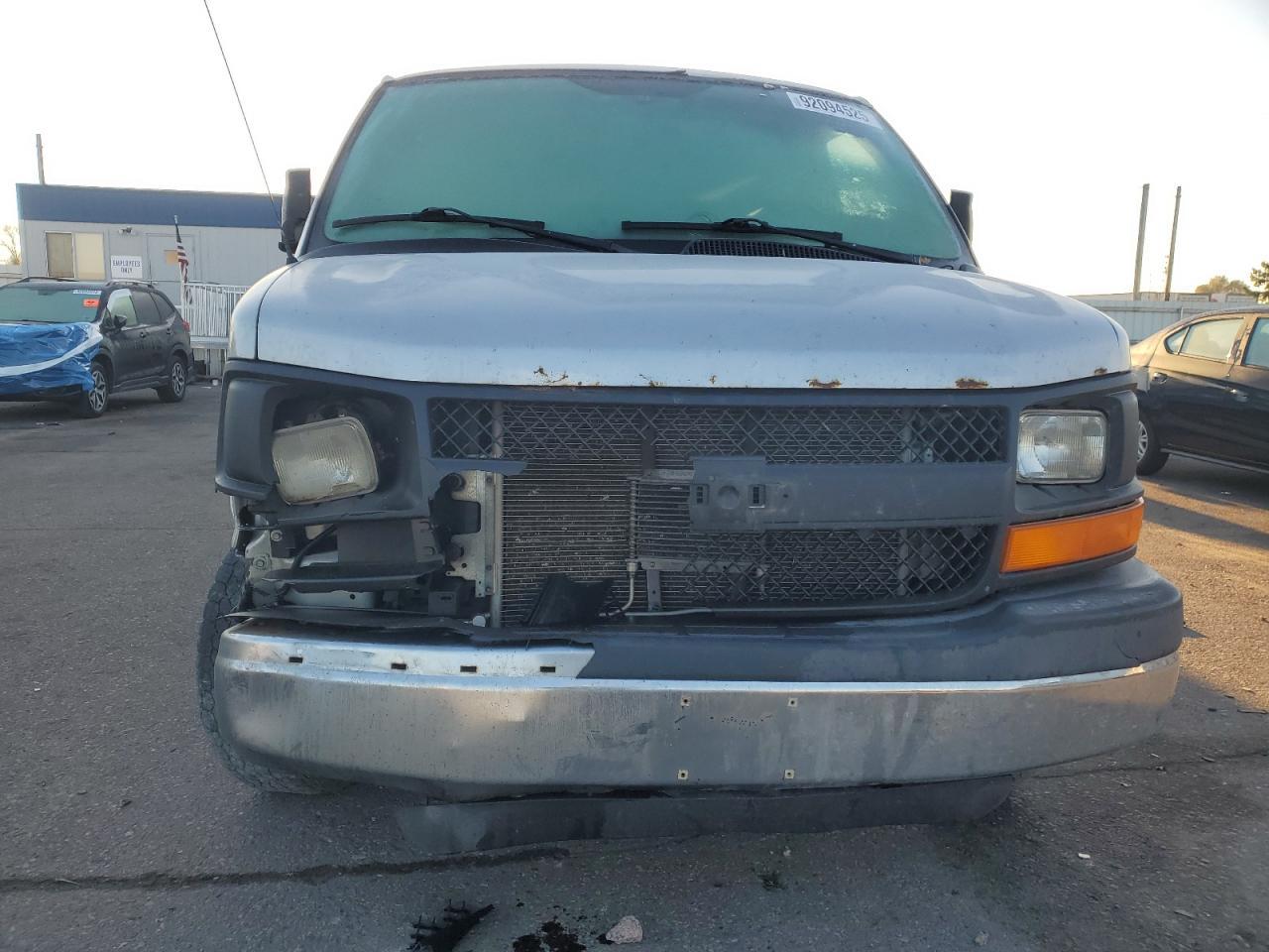 2010 Chevrolet Express G3500 Ls - Image 5