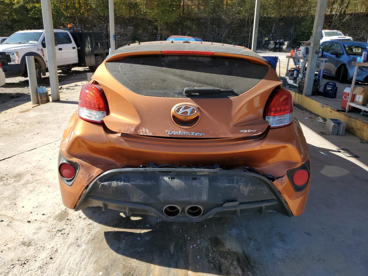 2016 Hyundai Veloster - Image 6