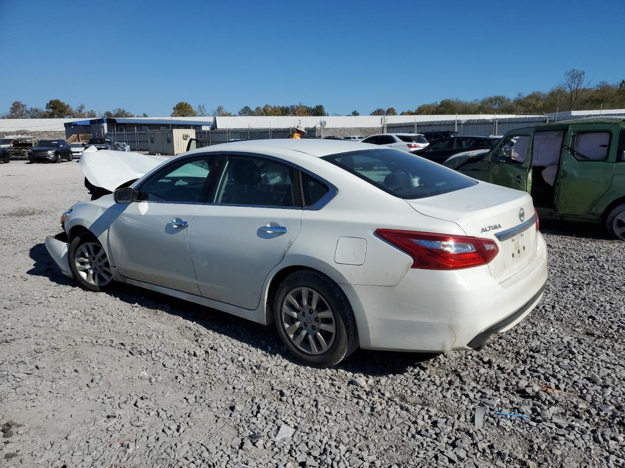 2017 Nissan Altima 2.5 - Фото 2