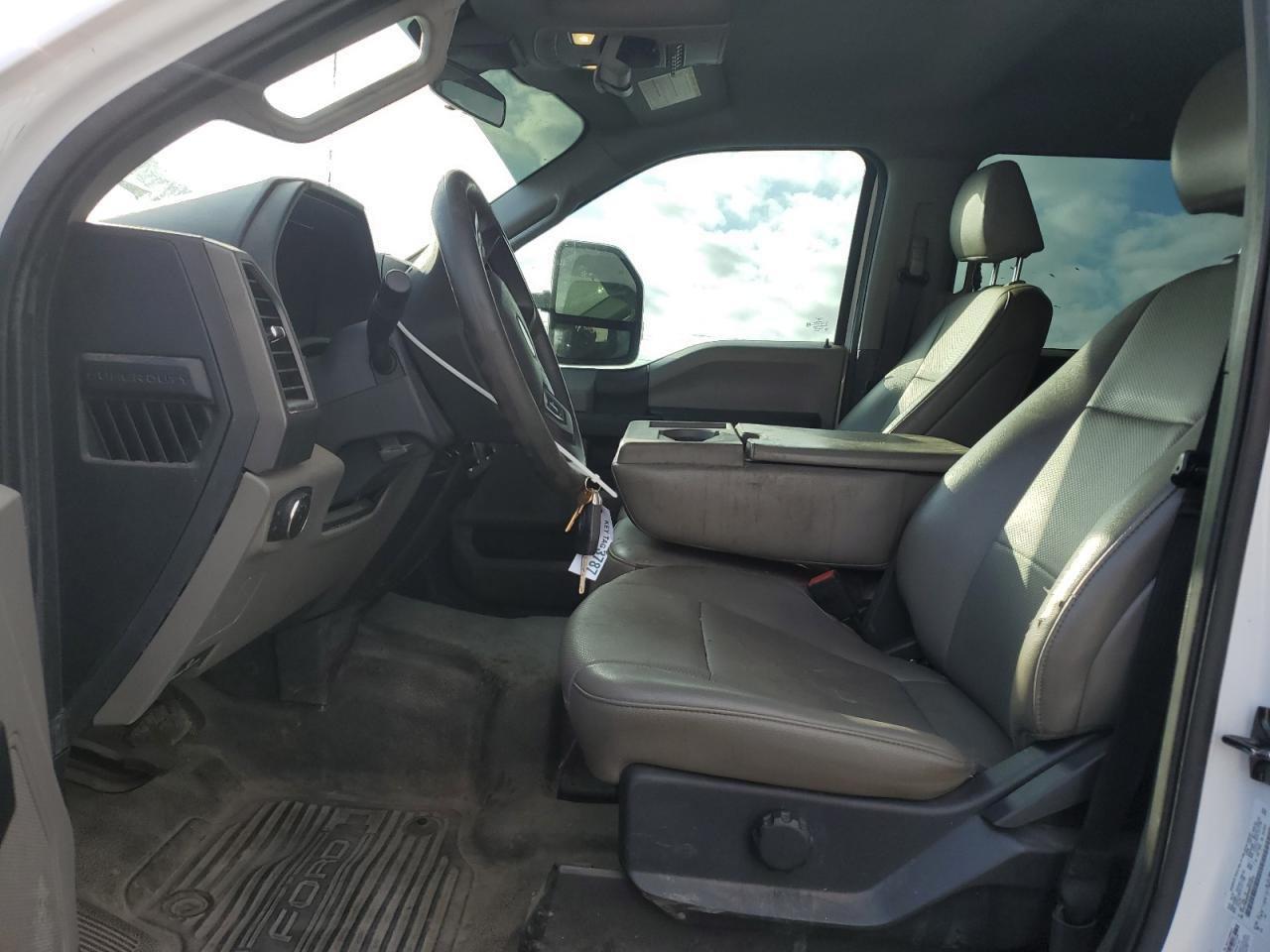 2022 Ford F250 Super Duty - Фото 7